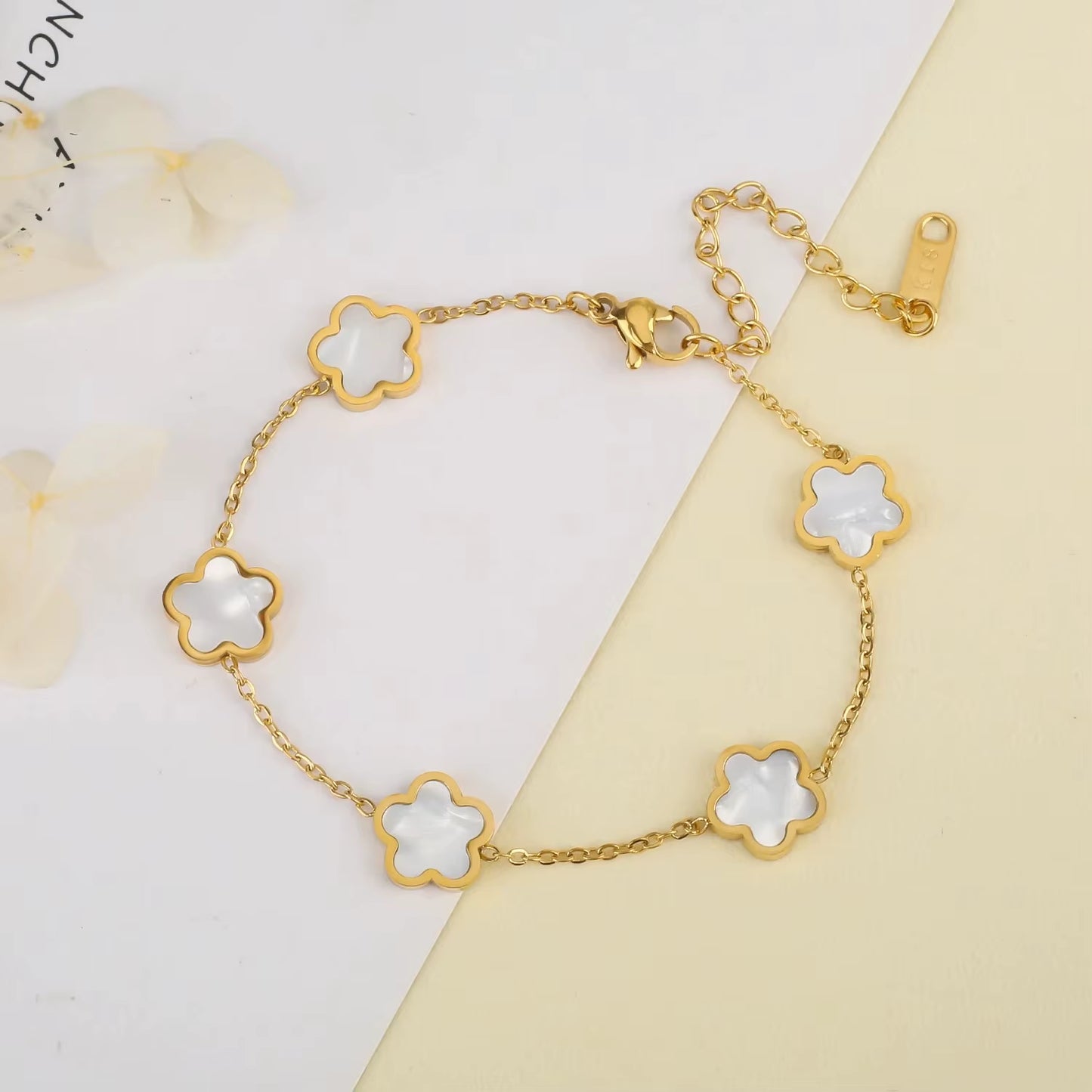 Hot Sale Stainless Steel Plum Blossom Gold Plated Bracelet High Quality Five Leaf Flower Jewelry Simple for Woman Gift Clover