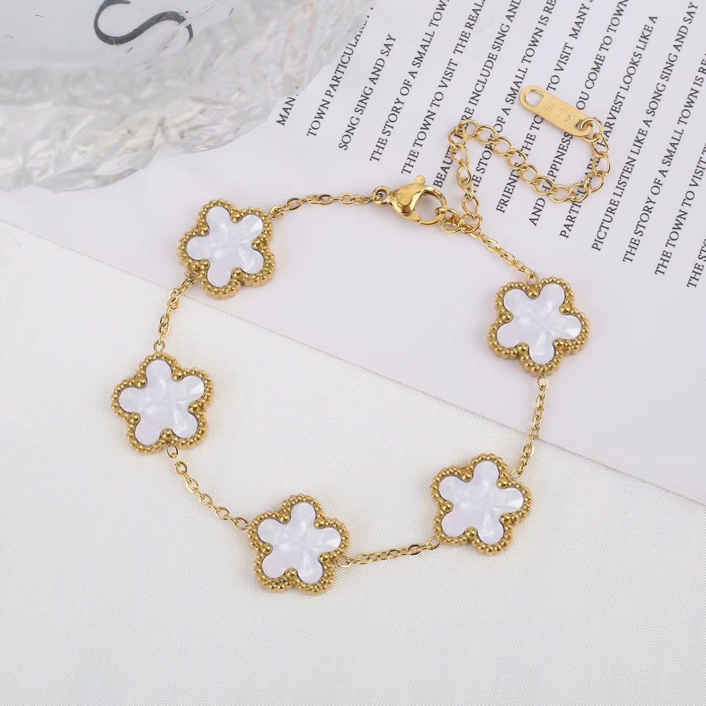 Hot Sale Stainless Steel Plum Blossom Gold Plated Bracelet High Quality Five Leaf Flower Jewelry Simple for Woman Gift Clover